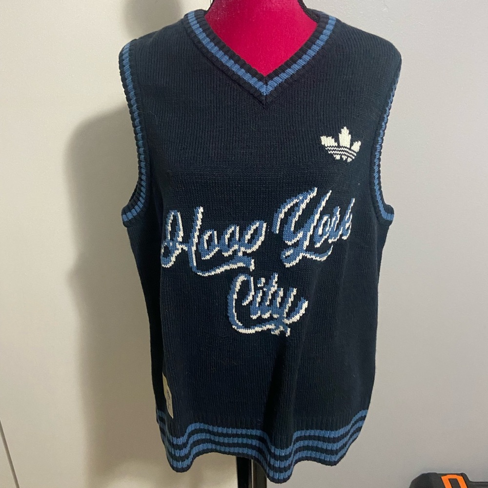 Adidas men’s knit NYC sweater vest medium NWT